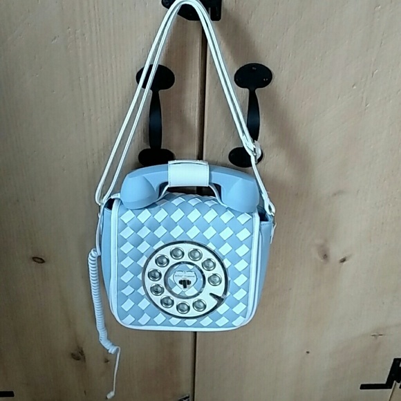 betsey johnson pocketbooks